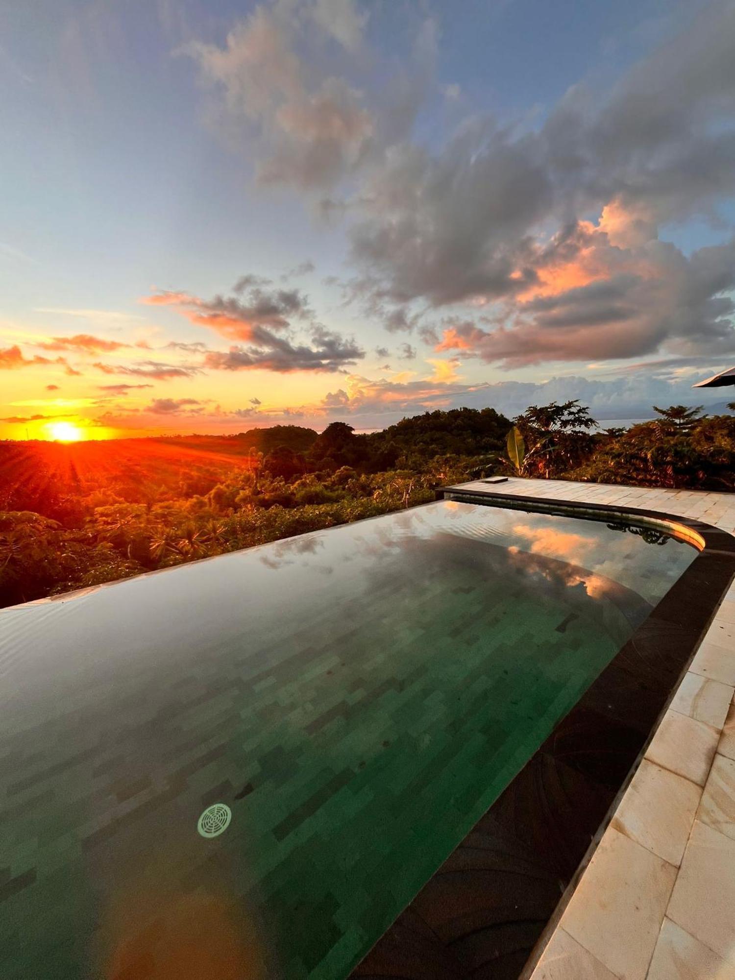 Kubuhill Sunset Bungalow Toyapakeh Εξωτερικό φωτογραφία